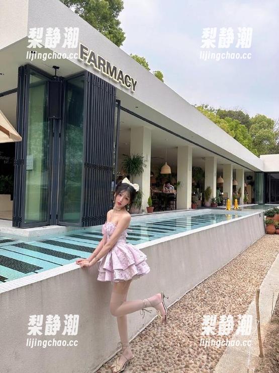 51黑料 跟随我,登录51黑料,看来今天的瓜又要把我晃得跟个秋天的叶子!