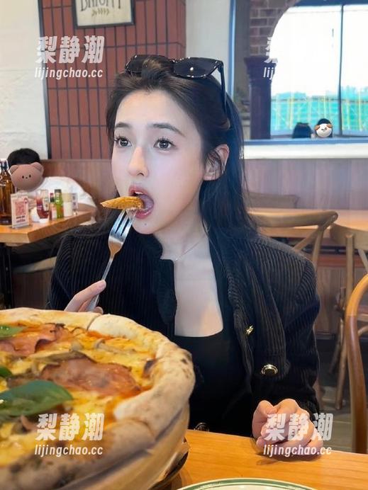 观看小瓜时，51黑料网让我为人生感到惆怅。