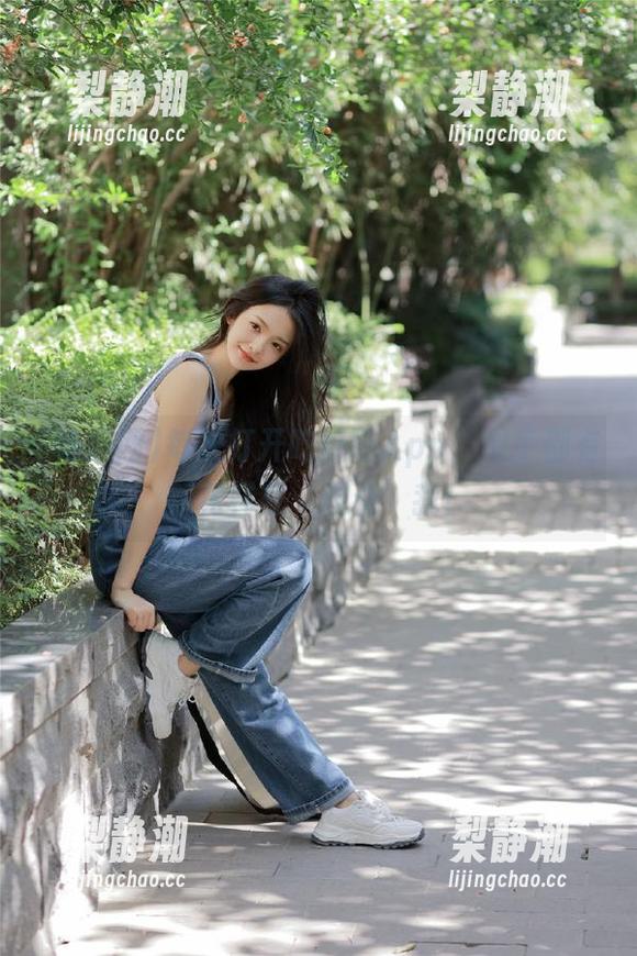 每次打开吃瓜网App，似乎都有新花样在‘观看’我！