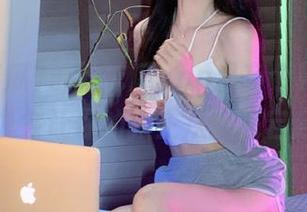 最新吃瓜app里有个秘密入口，传说会让你的人生从此跌宕起伏！