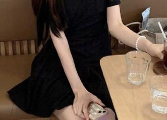 热门吃瓜让人陷入疯狂，你还在等什么？赶紧下载“爆料海角”吧！