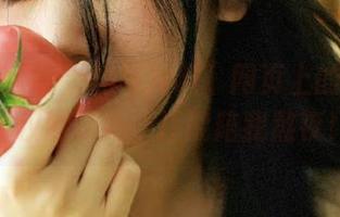“黑哥冲料”网页上的玩偶：不仅能玩儿，还能陪我熬夜！