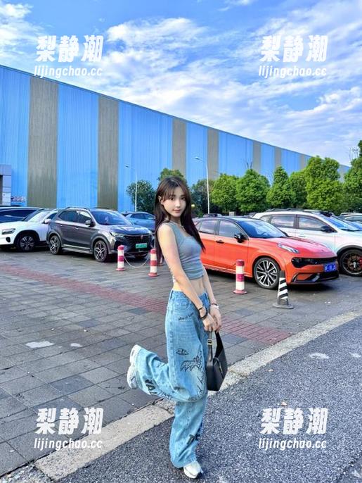 在线下载“黑料社”，为你的生活添一抹犯规的色彩。