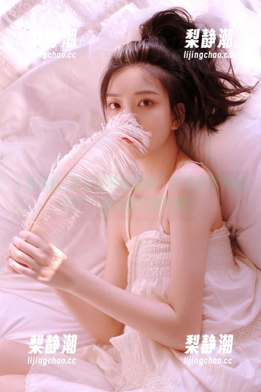 黑料社 黑料社下载指南:打开新世界的大门,注意防止翻车哦!