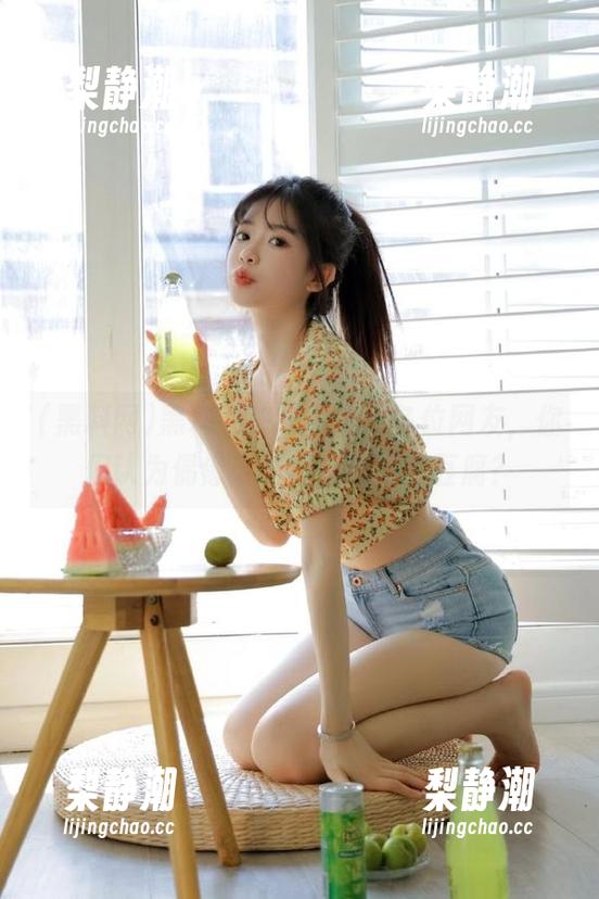 黑料网 黑料网来的今天:各位网友,你们认为偶像爱吃榴莲还是臭豆腐?